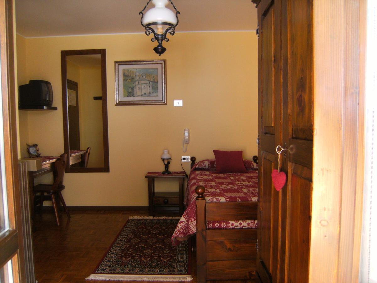 Albergo Thurwieser Santa Caterina Valfurva Camera foto